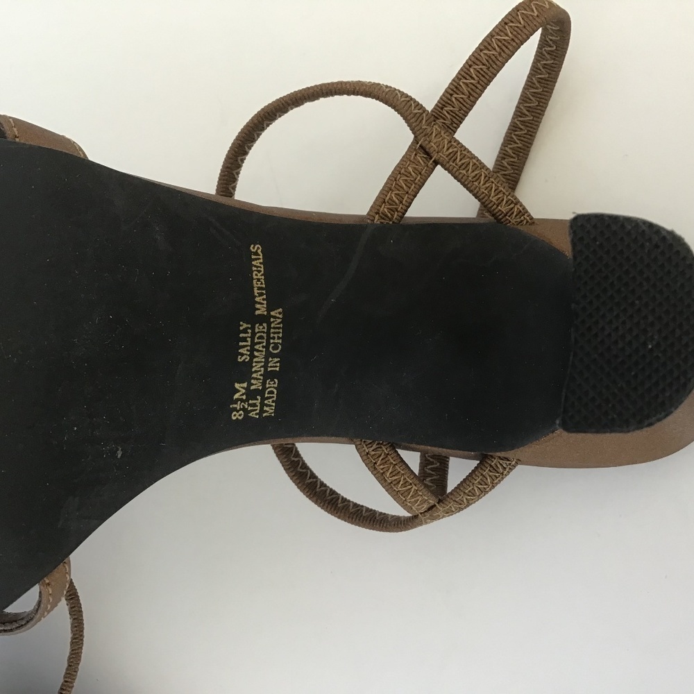 Madeline brown womens 8.5 heels - Picture 6 of 8